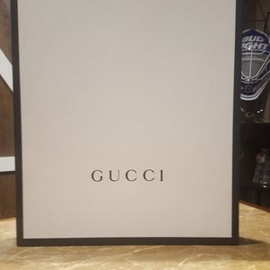 Gucci medium gift box